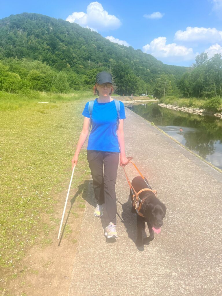Remise de Tomy à Carine